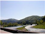 Bieszczady 09 030 - už jedeme Polskem, hraniční řeka Dunajec